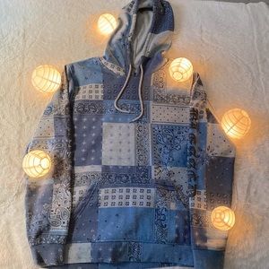 Brooklyn cloth brand, size M and blue, gray, black and white.🤍💙🖤